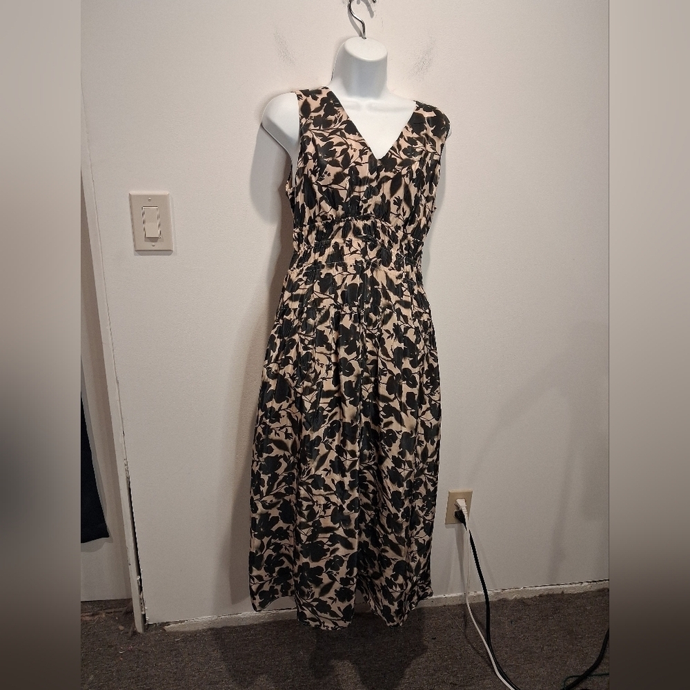 J Crew Size S Hyacinth Vneck Dress Black Floral Print Pockets, Tiny Flaw